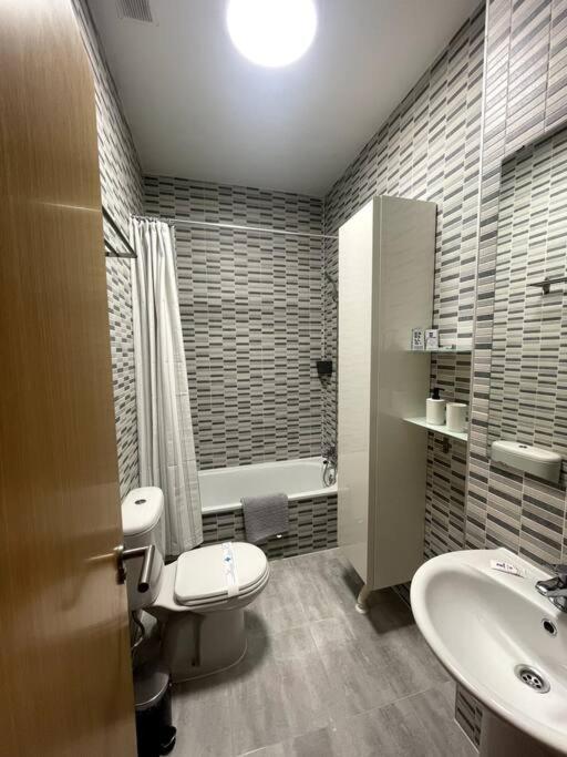 Apartament Downtown Jinetes Deluxe With Pool & Free Parking Malaga Zewnętrze zdjęcie